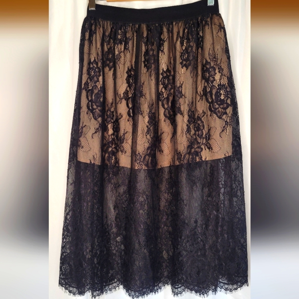 NWT Forever 21 Black Lace Knee Long Skirt Size Medium